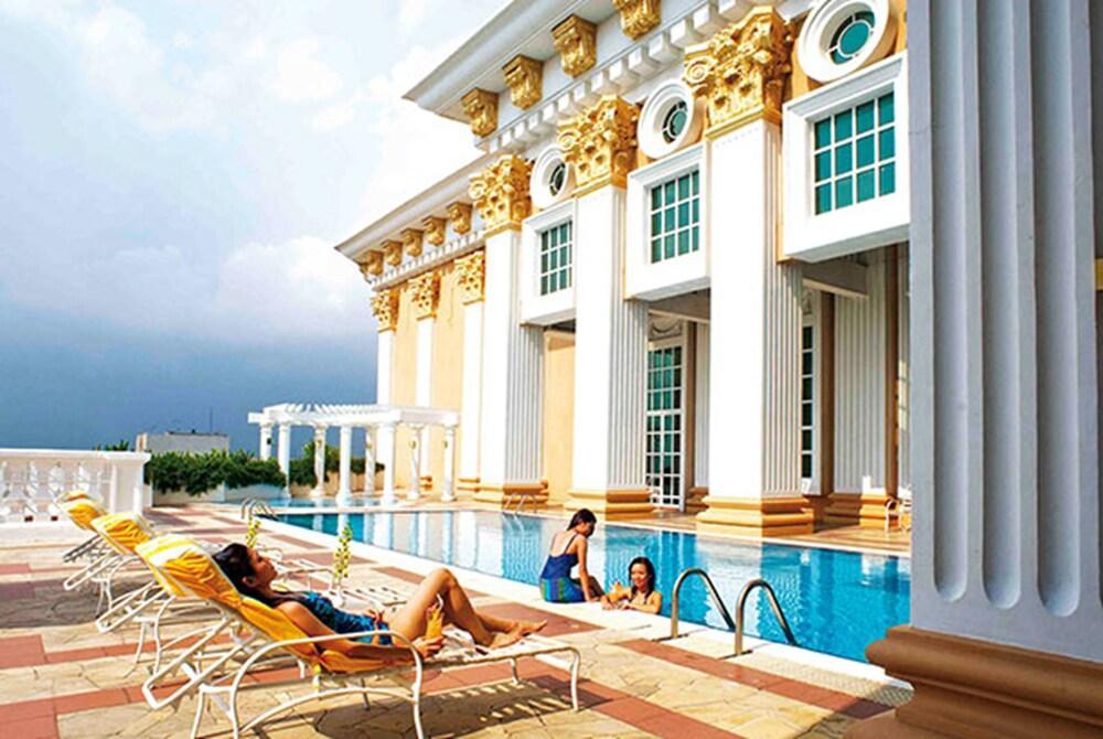 Grand Swiss-Belhotel Melaka Экстерьер фото