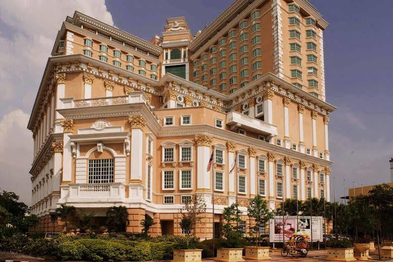 Grand Swiss-Belhotel Melaka Экстерьер фото